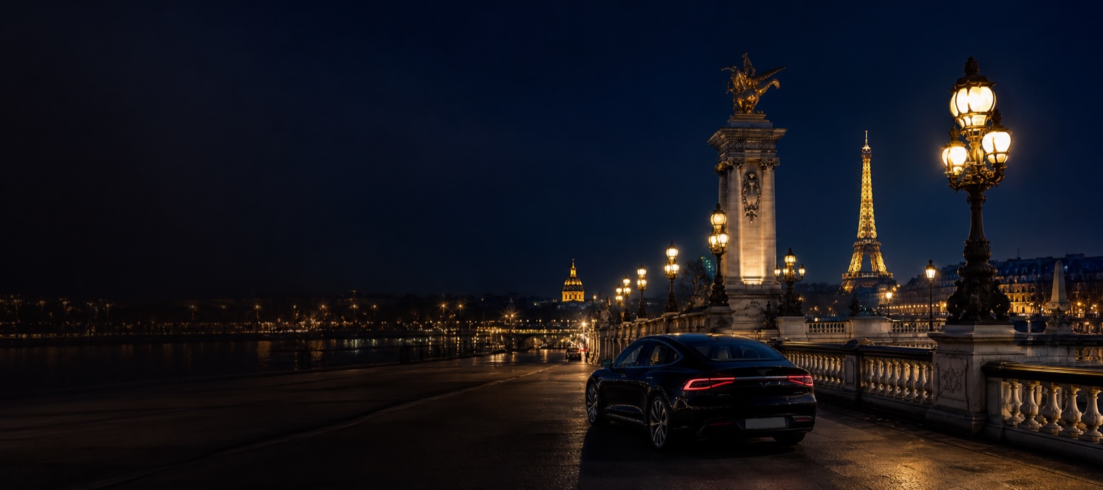 Paris illuminé depuis le Pont Alexandre III